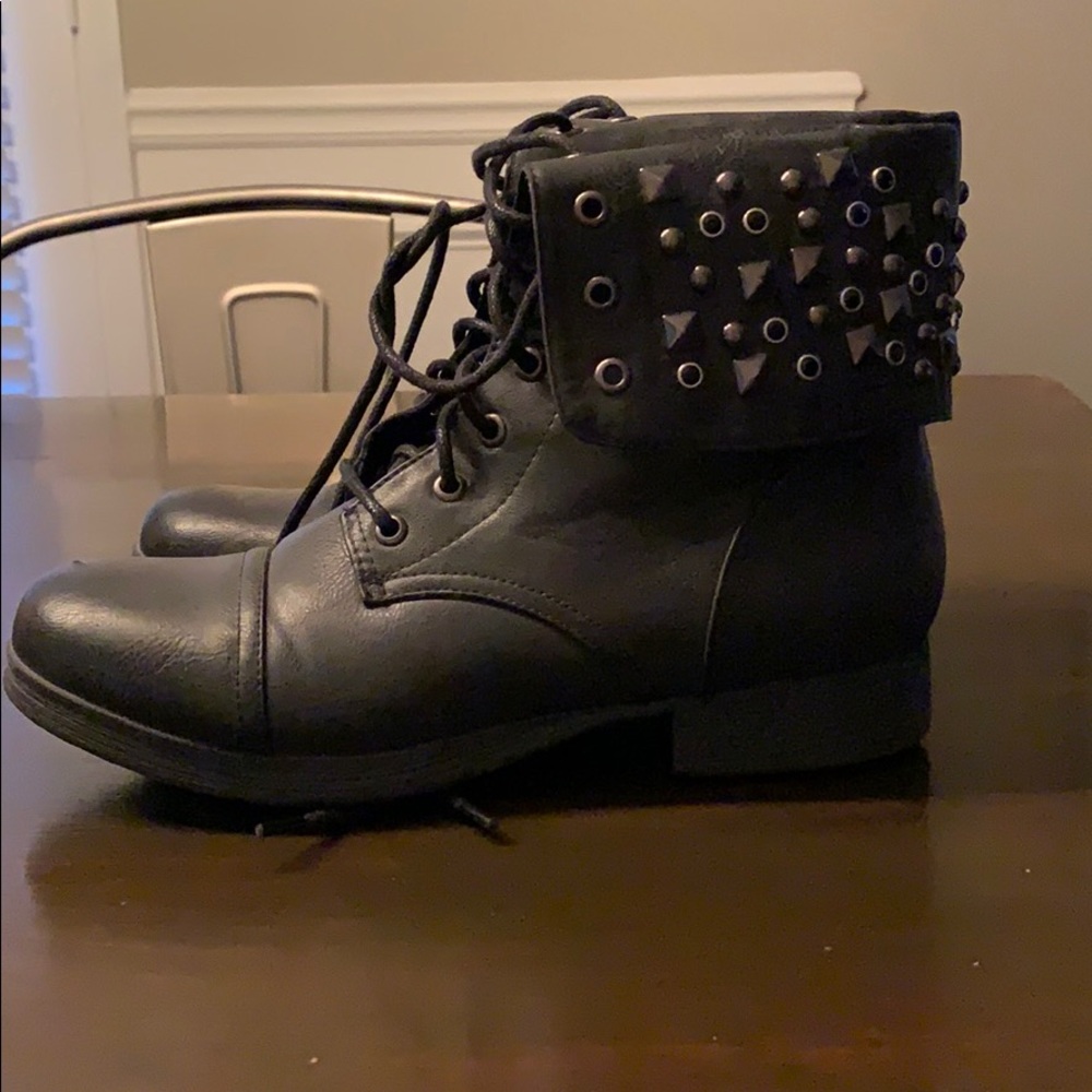 Studded moto boots
